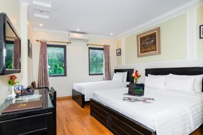 Phòng ba người có tầm nhìn — Ha Noi Lake View Hotel & Travel